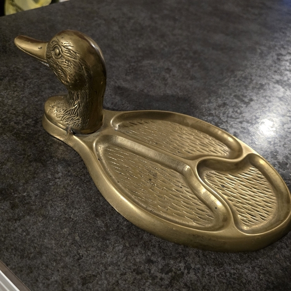 Vintage brass duck head valet tray, also known as a vide poche or trinket tray - Picture 4 of 7